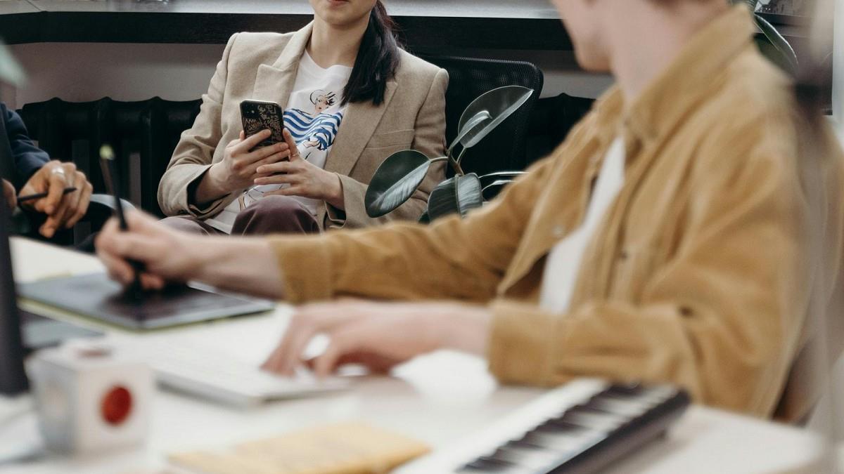 被動收入8萬「假請滿拒加班」 同仁看傻眼 網力挺：這叫底氣