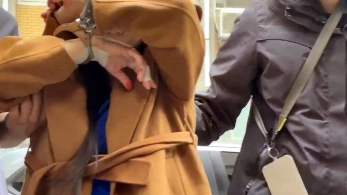 知名麻辣鍋「搞副業幫洗錢」 女董涉詐9億 檢警拘提20人