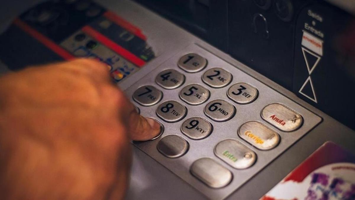 普發現金入帳「慘變警示戶」 一票苦主哀：錢領不出來