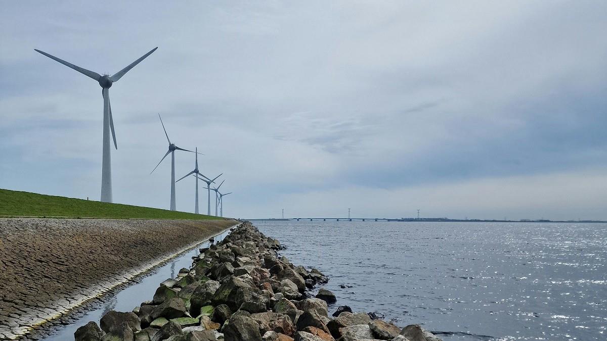 森崴Q3「大虧77億」 總經理胡惠森請辭