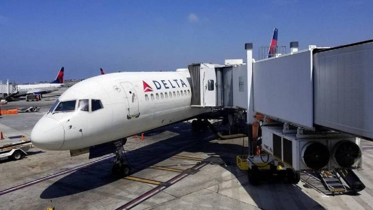 花5千買靠窗座位竟沒窗！ 乘客怒告兩大航空公司 集體訴訟開打