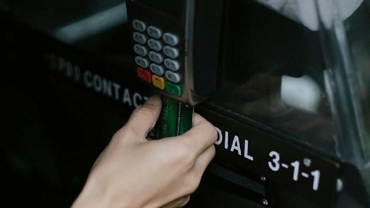 出國刷卡別選台幣！ 旅遊達人揭內幕：多付錢還恐失去「1資格」