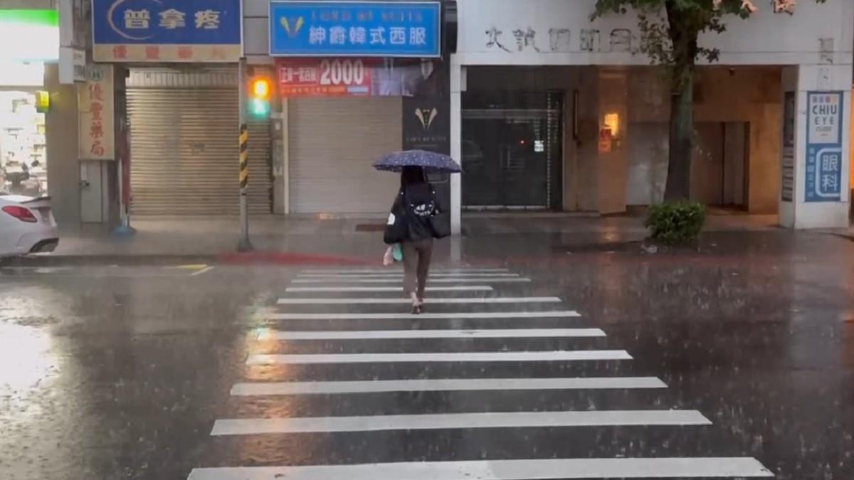 還有颱風要來？周四近全台有雨 最新預測路徑曝光