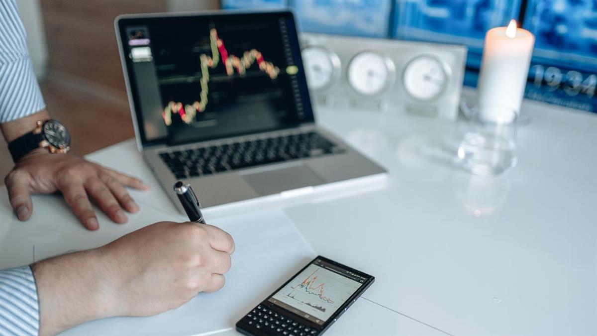 當沖1週賠6萬！ 她坦言「小賺就飄了」 過來人：越急賠越快