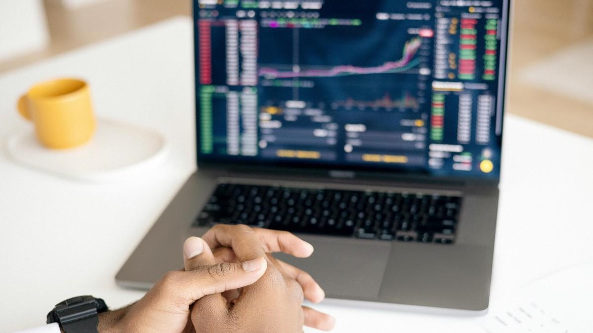 TPU飆完換伺服器 台股輪動太快怎麼買？ 專家曝解方：只需擔心「1問題」