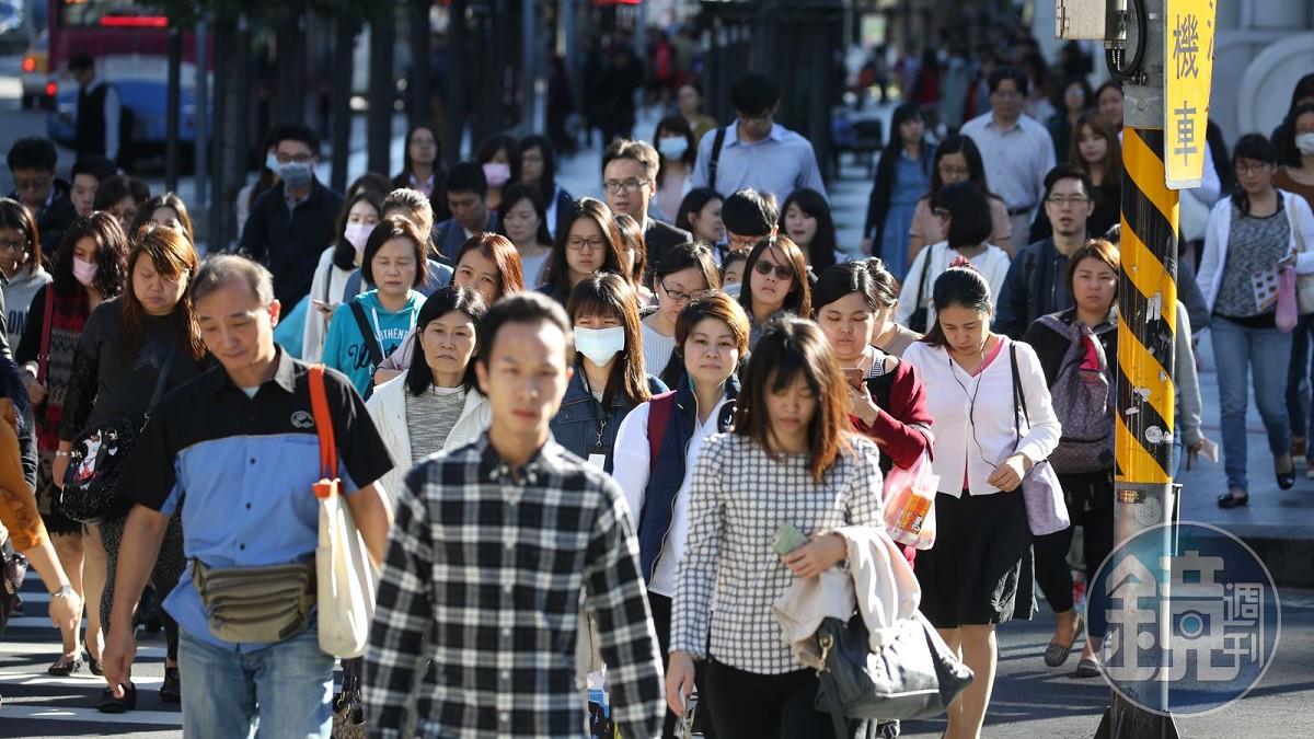 台北月薪沒5萬是難民？ 她曝月領36K存2萬 網嗆：不要住家裡