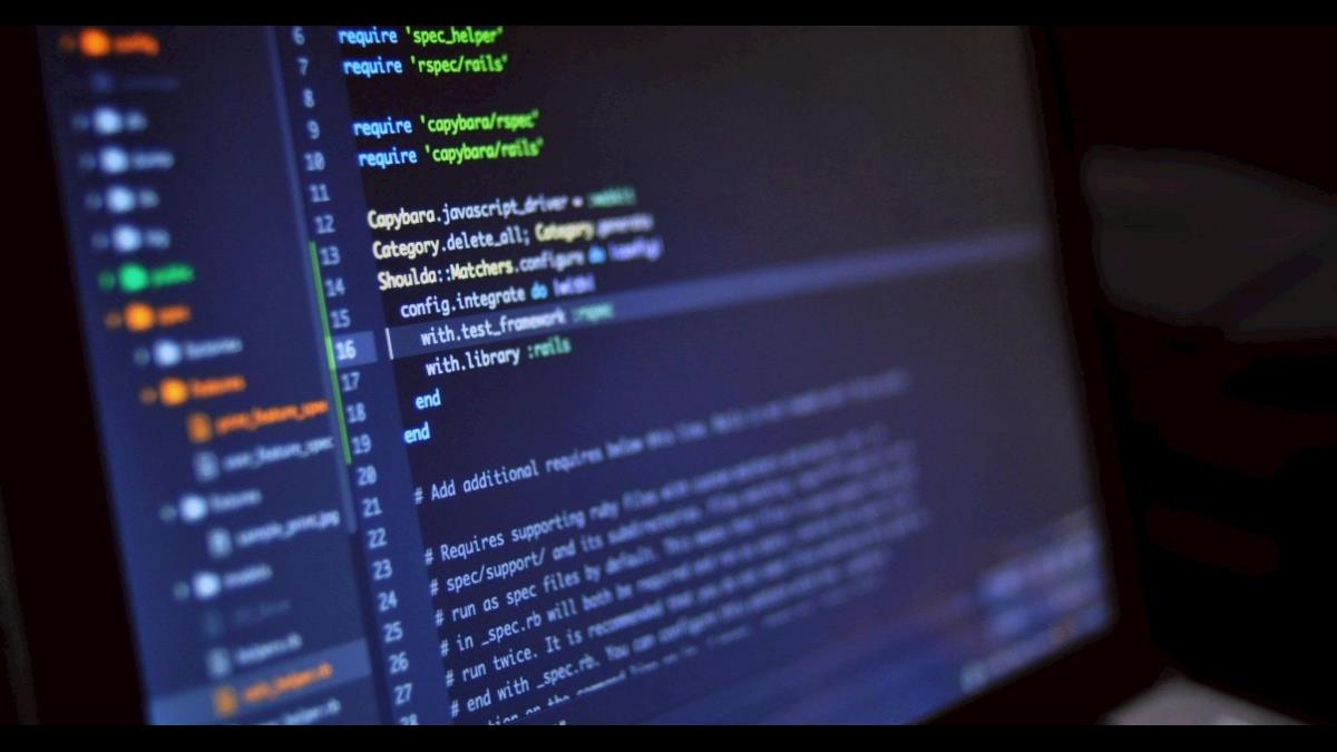 發現AI眼皮下的寶藏 擺脫大型股 獨創70%成長報酬