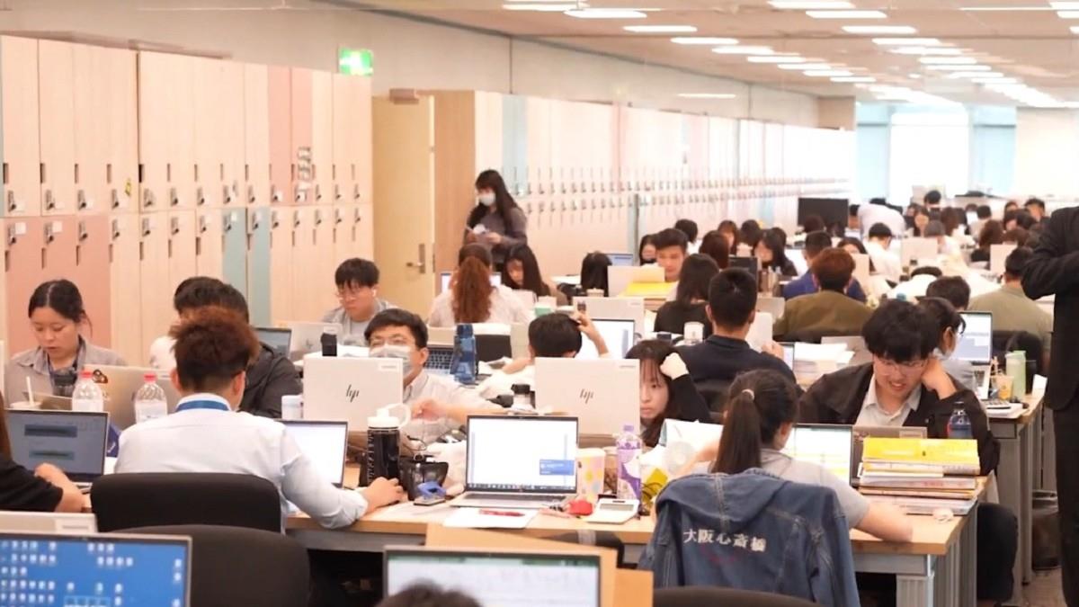 2026年不用再補班！將迎「9個連假」 每月平均休10天