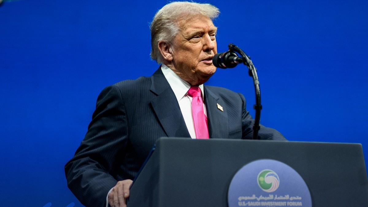 川普會晤黃仁勳 強調晶片對中出口紅線「對方很清楚」