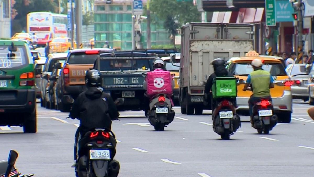 外送員專法初審通過 勞動部：每單報酬保底45元
