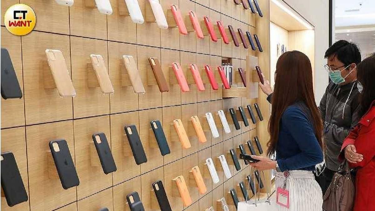 以前用會被笑！「這手機殼」現在校園爆紅 網驚：長輩超愛