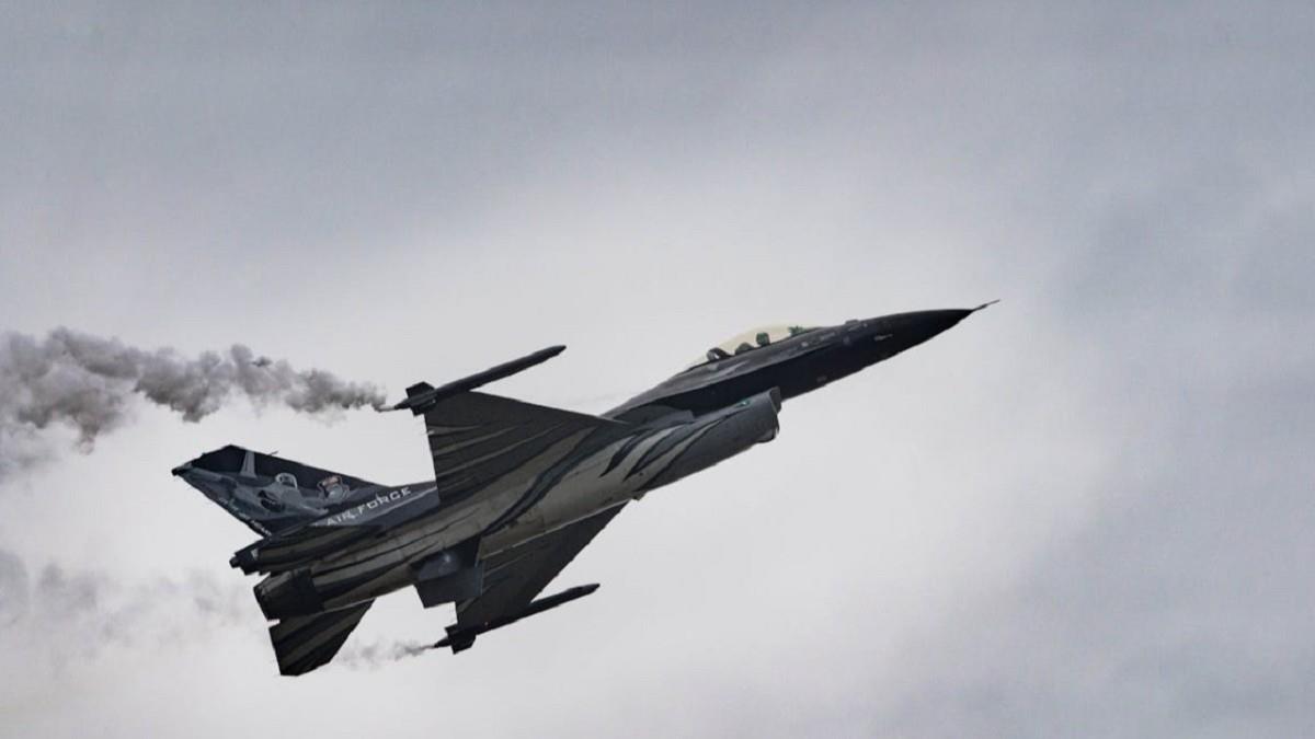 殲-15「2度雷達照射」日本F-15 北京回應了