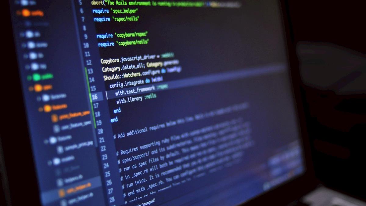 發現AI眼皮下的寶藏 擺脫大型股 獨創70%成長報酬