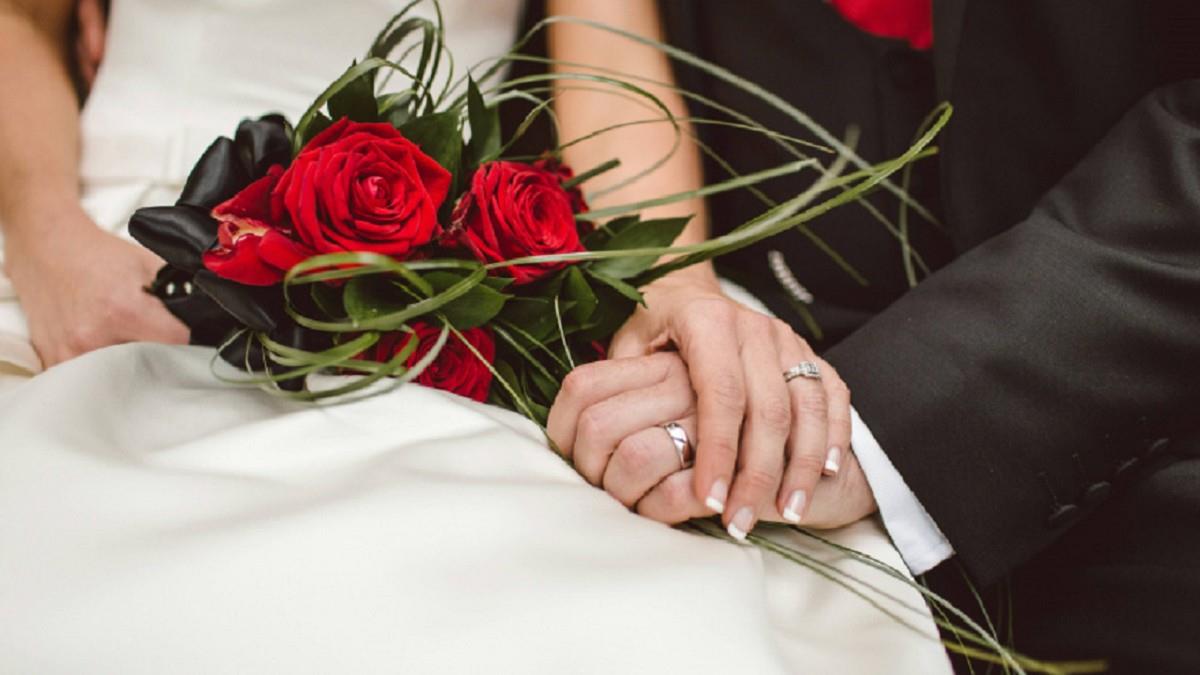 月薪40K「被要26萬小聘」 他苦訴半年薪水沒了 兩派網友戰翻