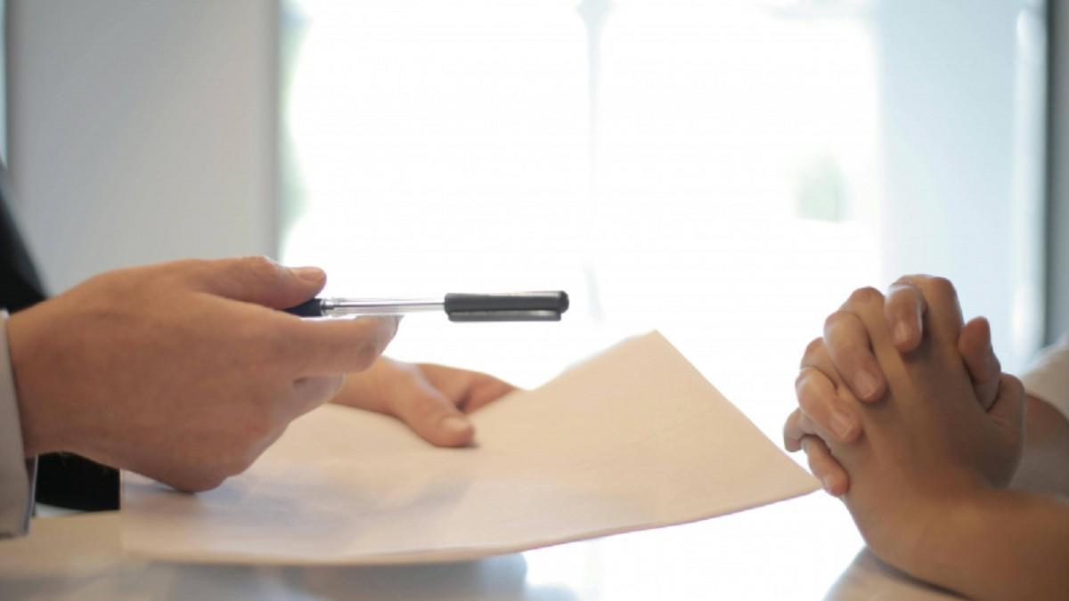 人脈榨乾就放生？ 她揭保險業暗黑生態 全網吵翻了