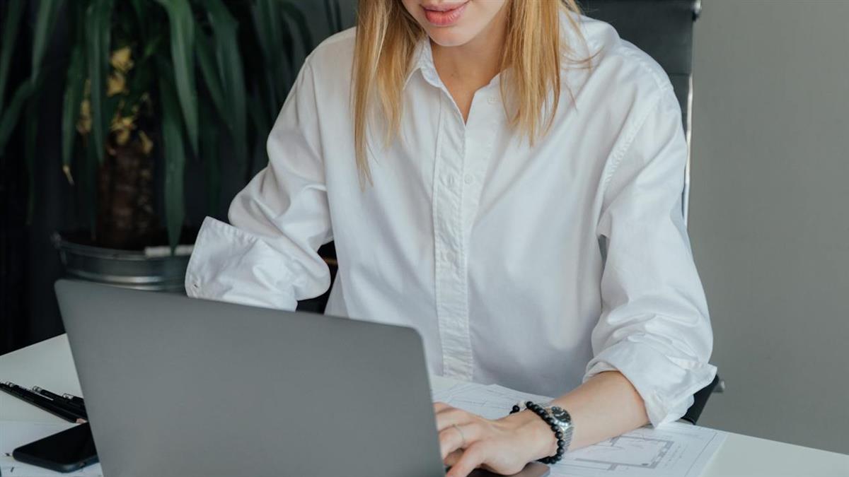 公股銀派遣職 月薪33K該去？ 網勸三思：長期很虧