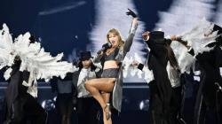 泰勒絲豪發62億獎金！助理領到紅包險昏倒 連司機都有313萬