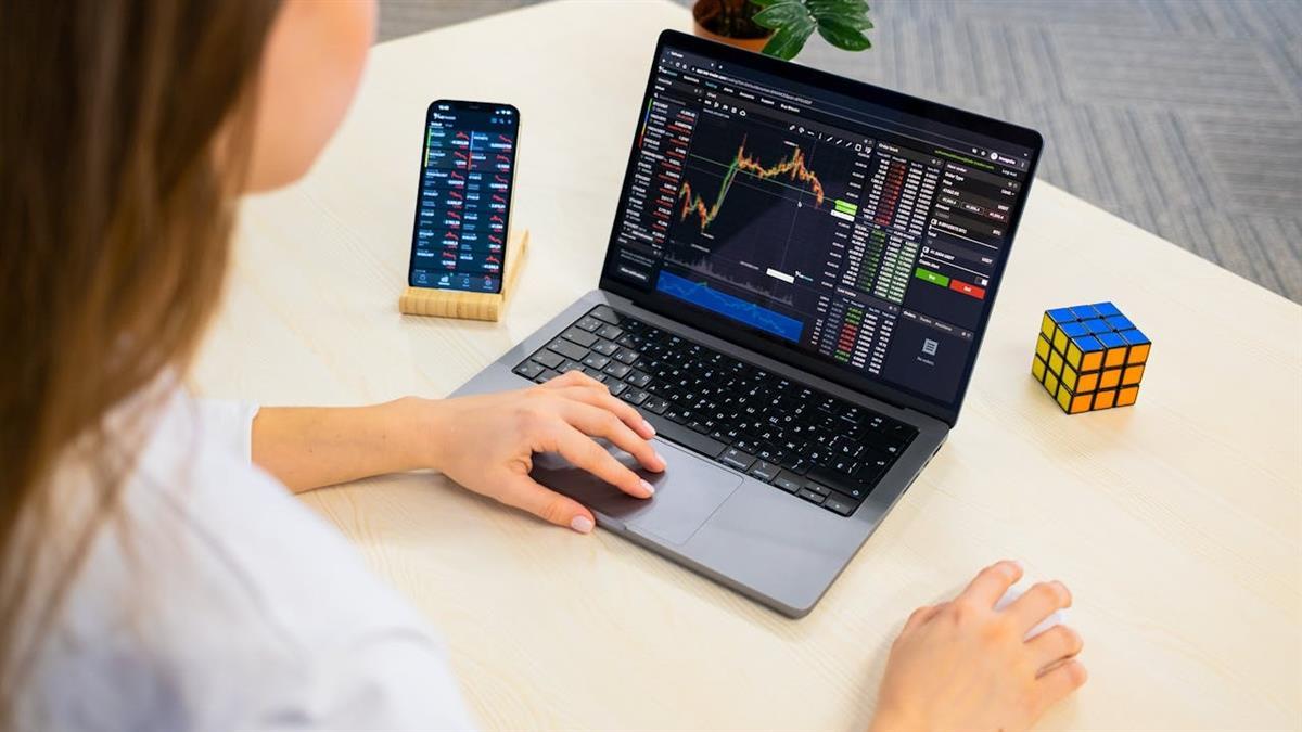 2026投資押美股還台股？ 內行勸：選邊不如分散佈局